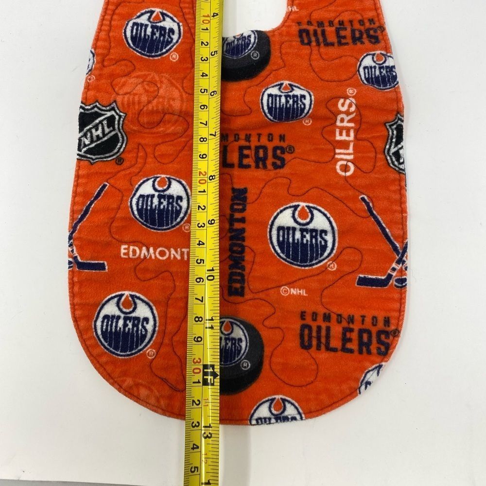 HANDMADE Oilers Baby Bib - Picture 3 of 3